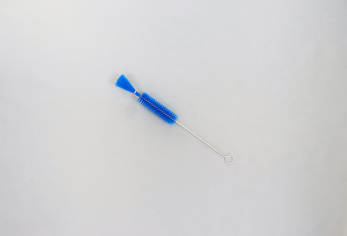 注射器洗浄ブラシ 5cc（PBT毛材：青)　10本入　　サイズ：ブラシ長65㎜×ブラシ径φ18㎜×全長210㎜